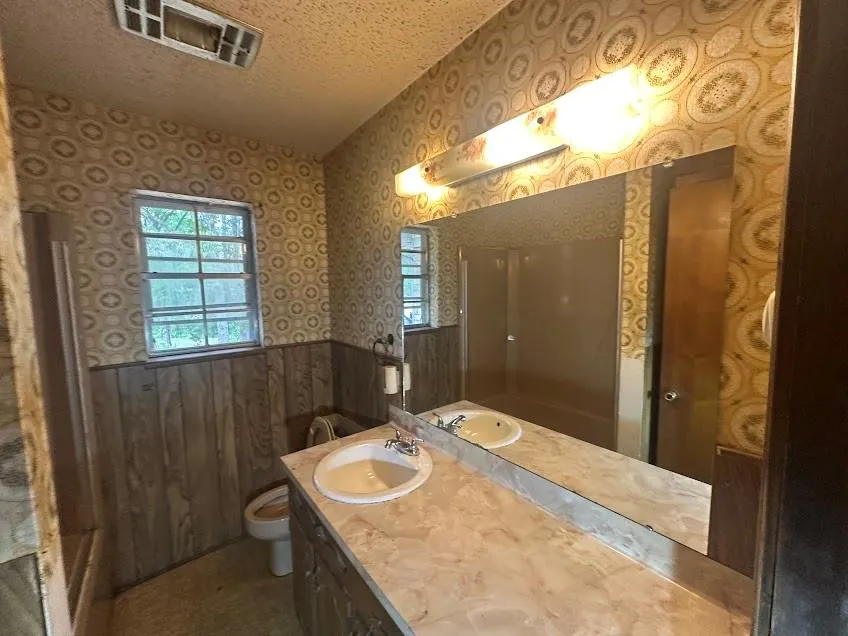 447 Plum Creek Road Longview, TX 75605