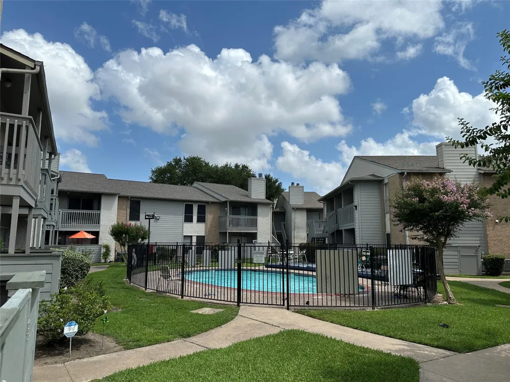 260 El Dorado Boulevard #2608 Houston, TX 77598