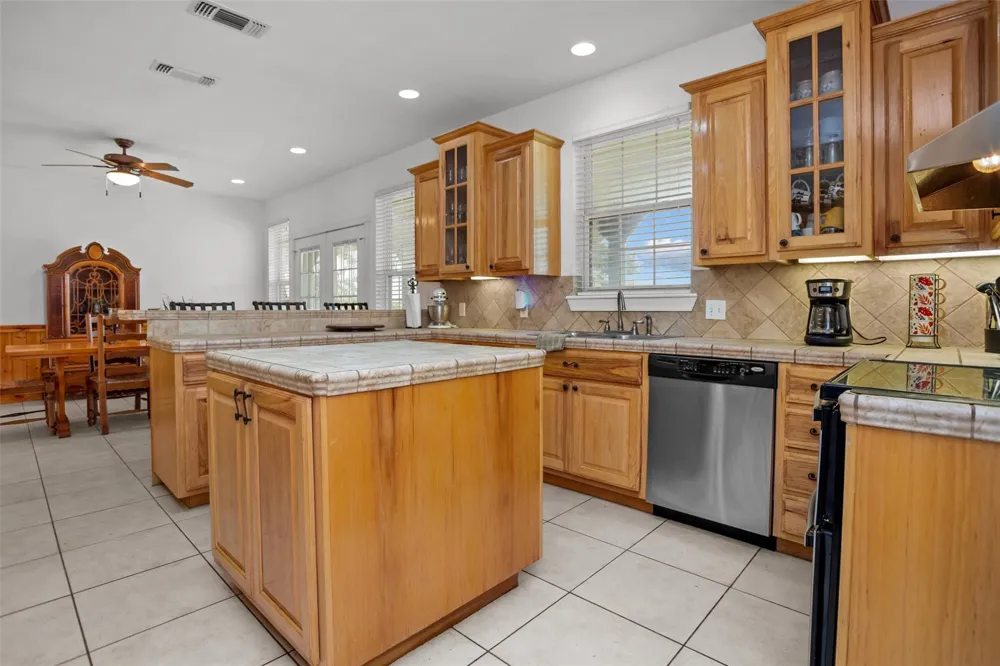 2421 Fm 1280 W Lovelady, TX 75851
