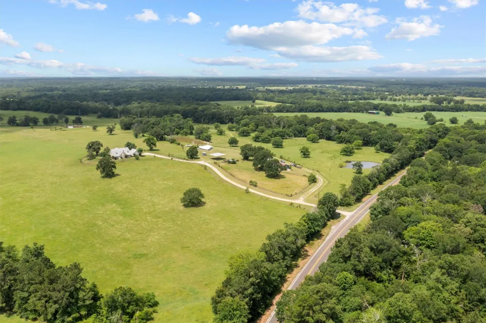 2421 Fm 1280 W Lovelady, TX 75851