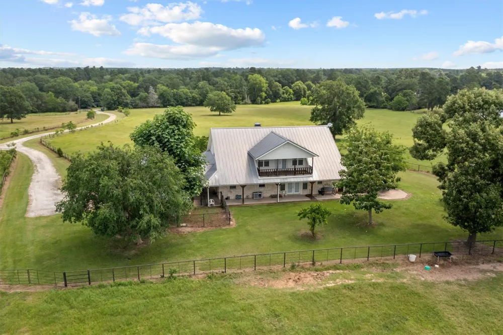 2421 Fm 1280 W Lovelady, TX 75851