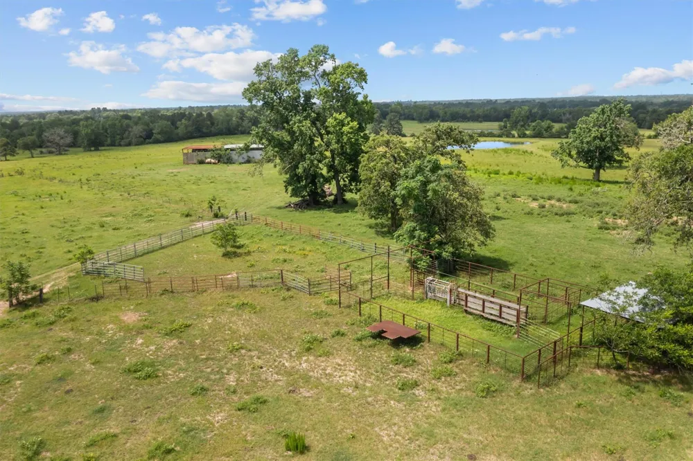 2421 Fm 1280 W Lovelady, TX 75851