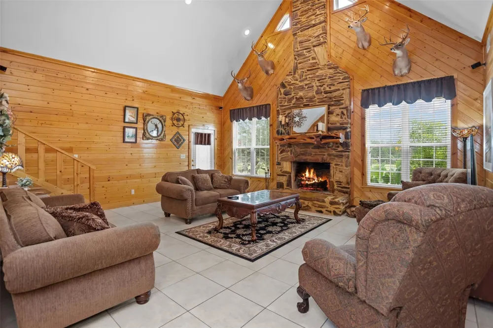 2421 Fm 1280 W Lovelady, TX 75851