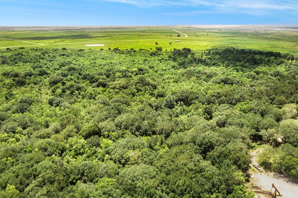 Fm 562 Anahuac, TX 77514