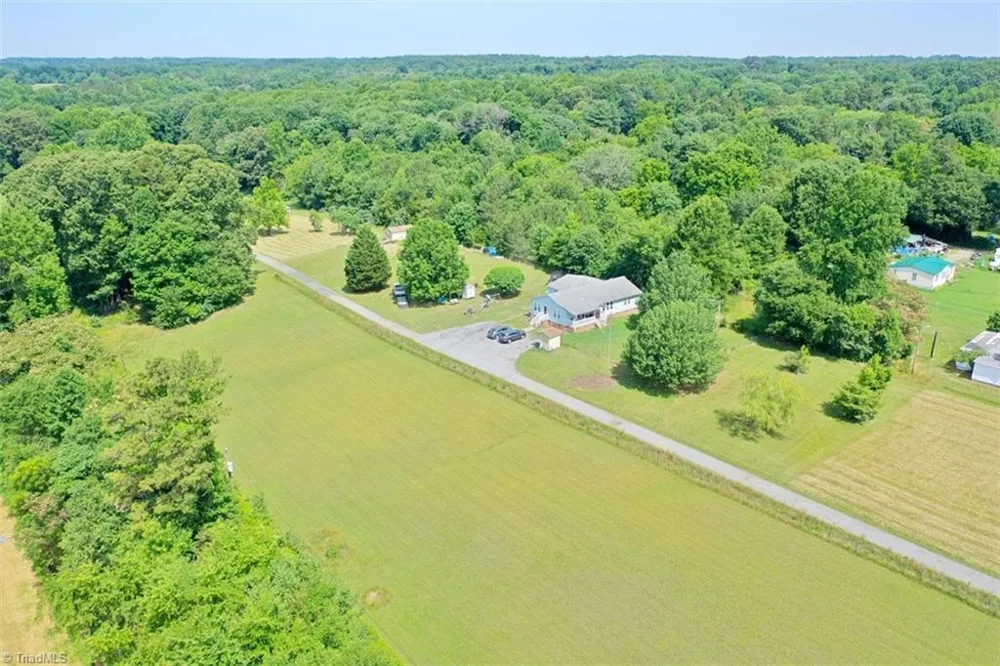 5729 Julian Airport Road Liberty, NC 27298