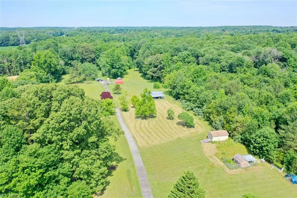 5729 Julian Airport Road Liberty, NC 27298