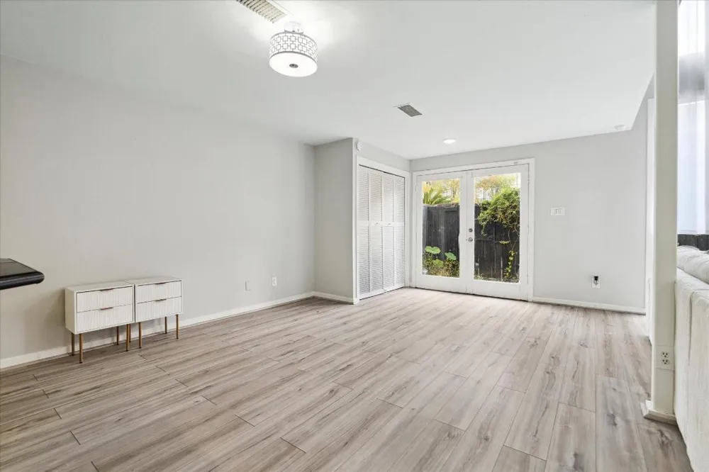 3300 Yorktown Street #13 Houston, TX 77056
