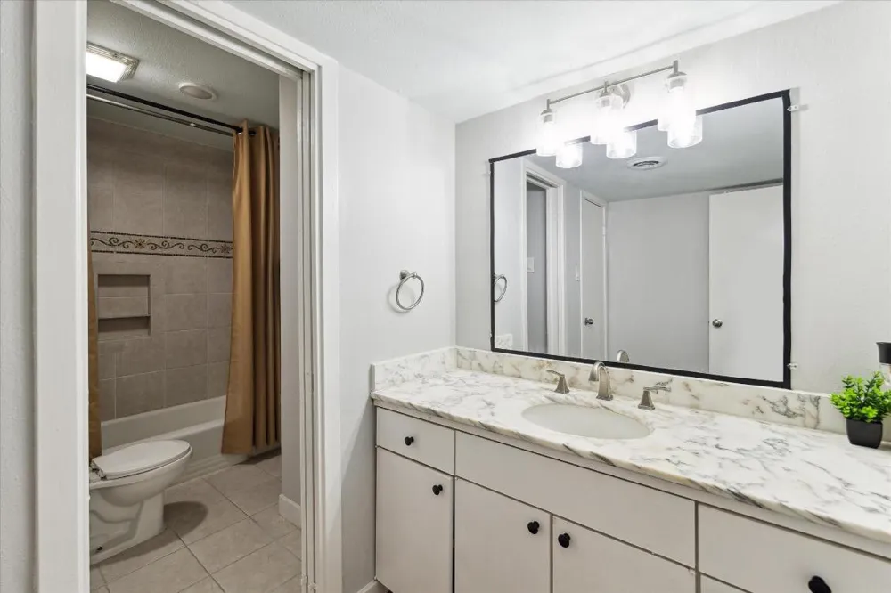 3300 Yorktown Street #13 Houston, TX 77056