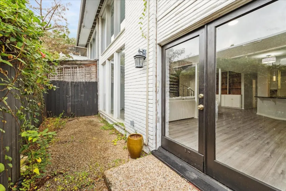 3300 Yorktown Street #13 Houston, TX 77056