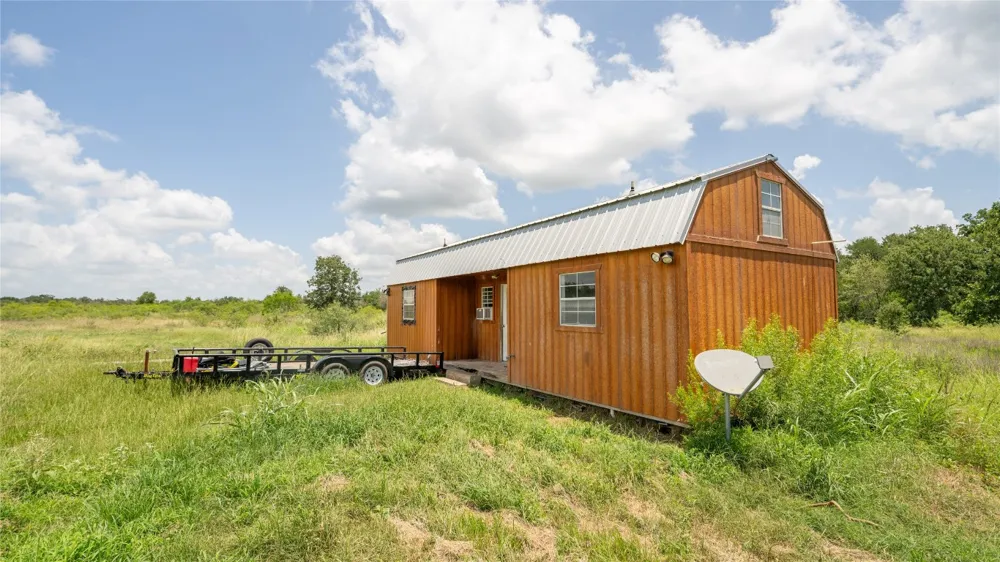 5672 County Road 314 Rockdale, TX 76567