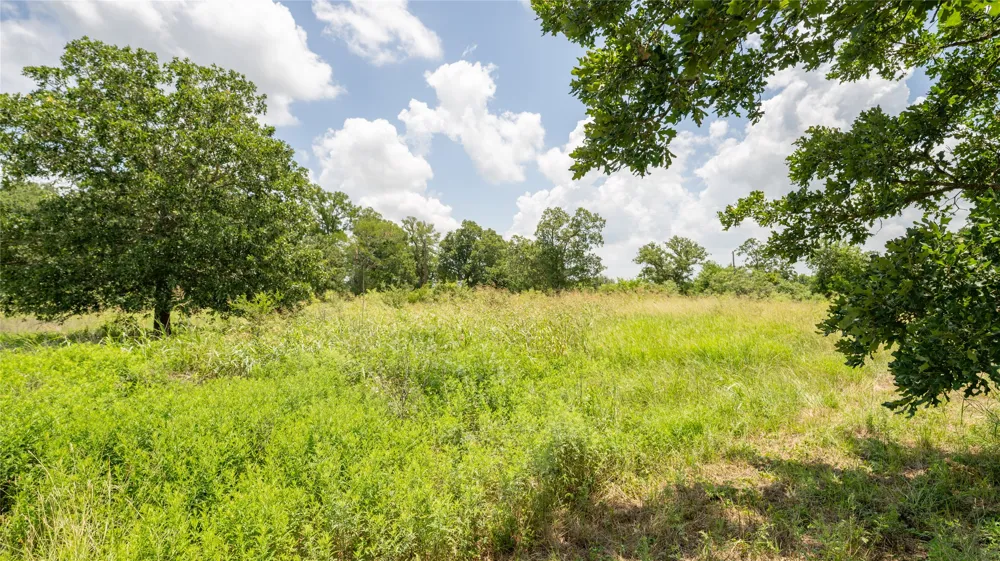 5672 County Road 314 Rockdale, TX 76567