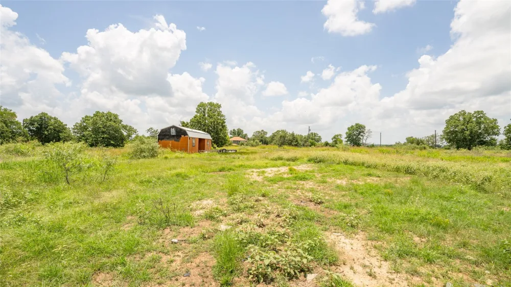 5672 County Road 314 Rockdale, TX 76567