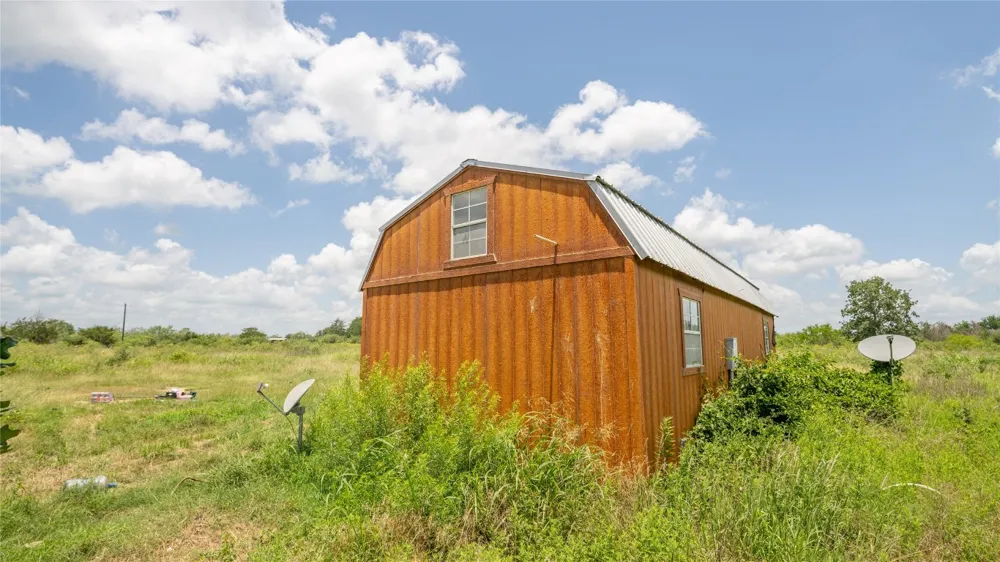 5672 County Road 314 Rockdale, TX 76567