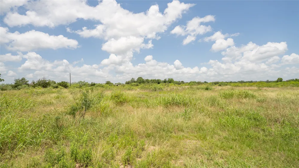 5672 County Road 314 Rockdale, TX 76567