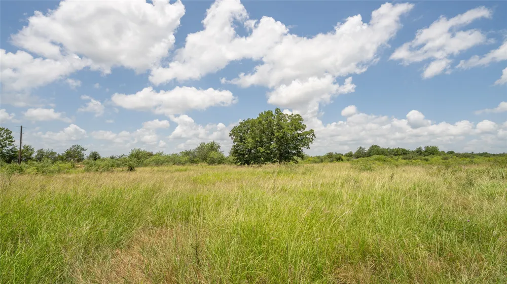 5672 County Road 314 Rockdale, TX 76567