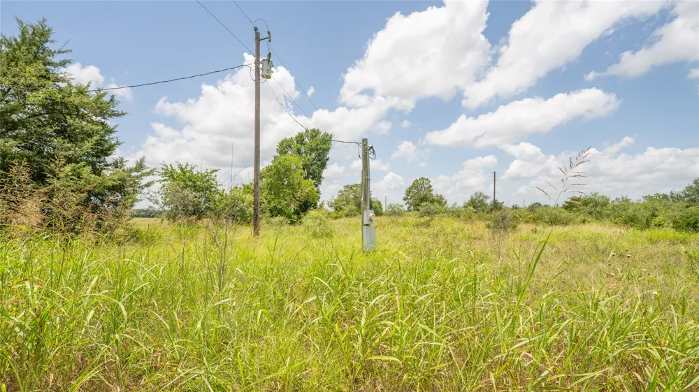 5672 County Road 314 Rockdale, TX 76567