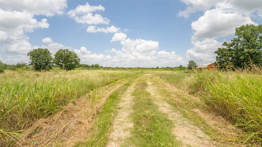 5672 County Road 314 Rockdale, TX 76567