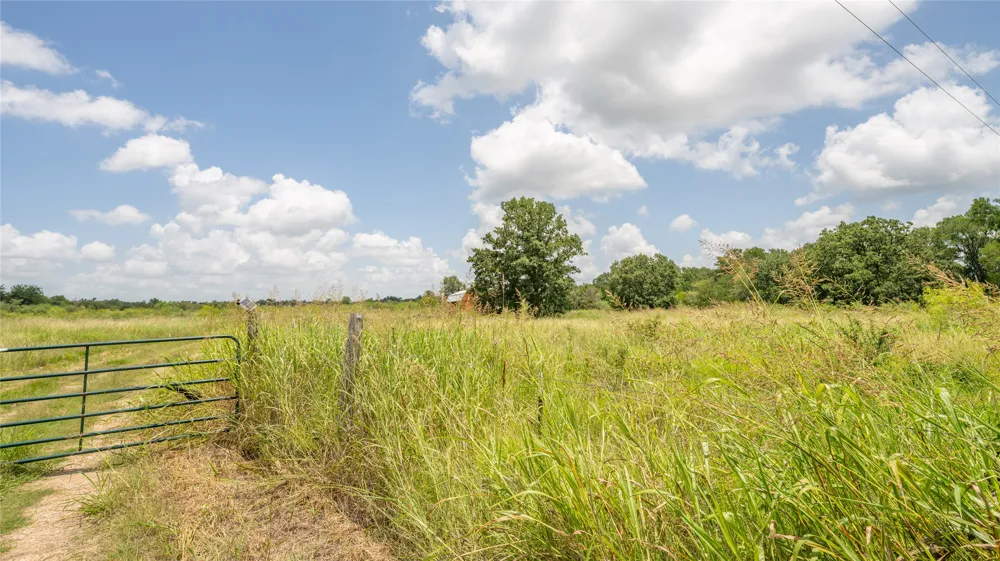 5672 County Road 314 Rockdale, TX 76567