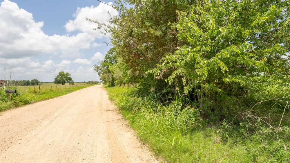 5672 County Road 314 Rockdale, TX 76567