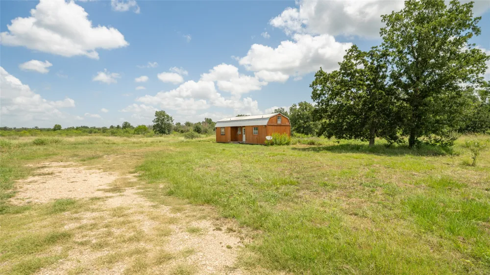 5672 County Road 314 Rockdale, TX 76567