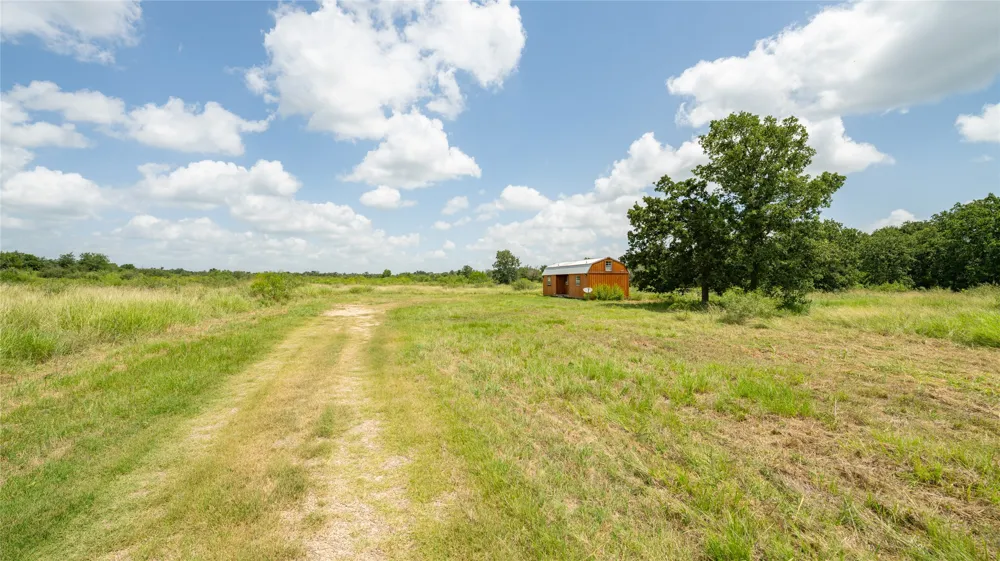 5672 County Road 314 Rockdale, TX 76567