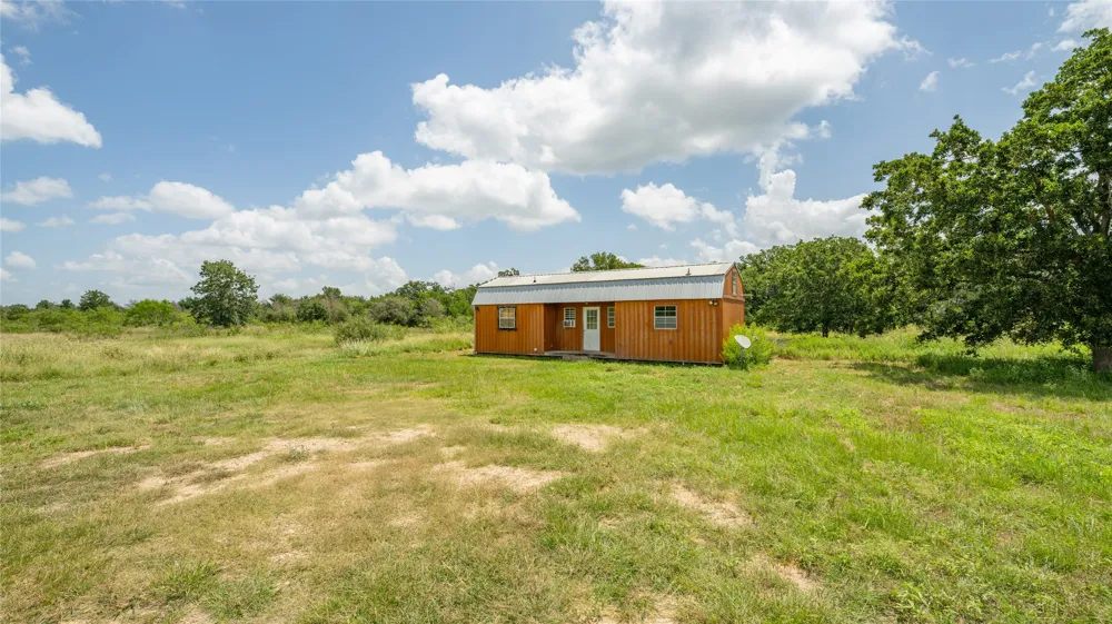 5672 County Road 314 Rockdale, TX 76567