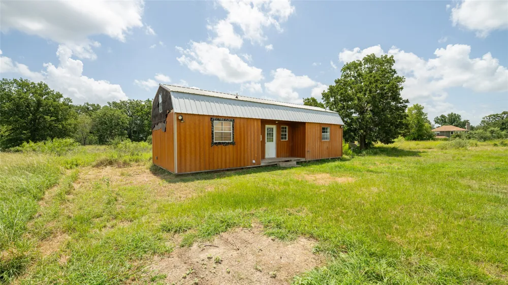 5672 County Road 314 Rockdale, TX 76567