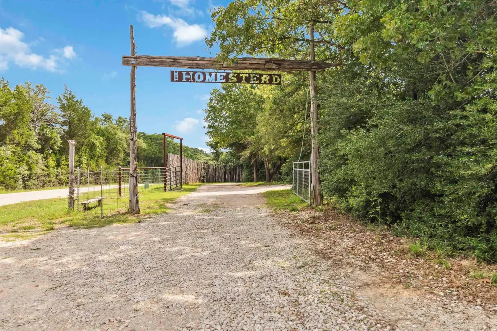 208 Old Potato Road Paige, TX 78659