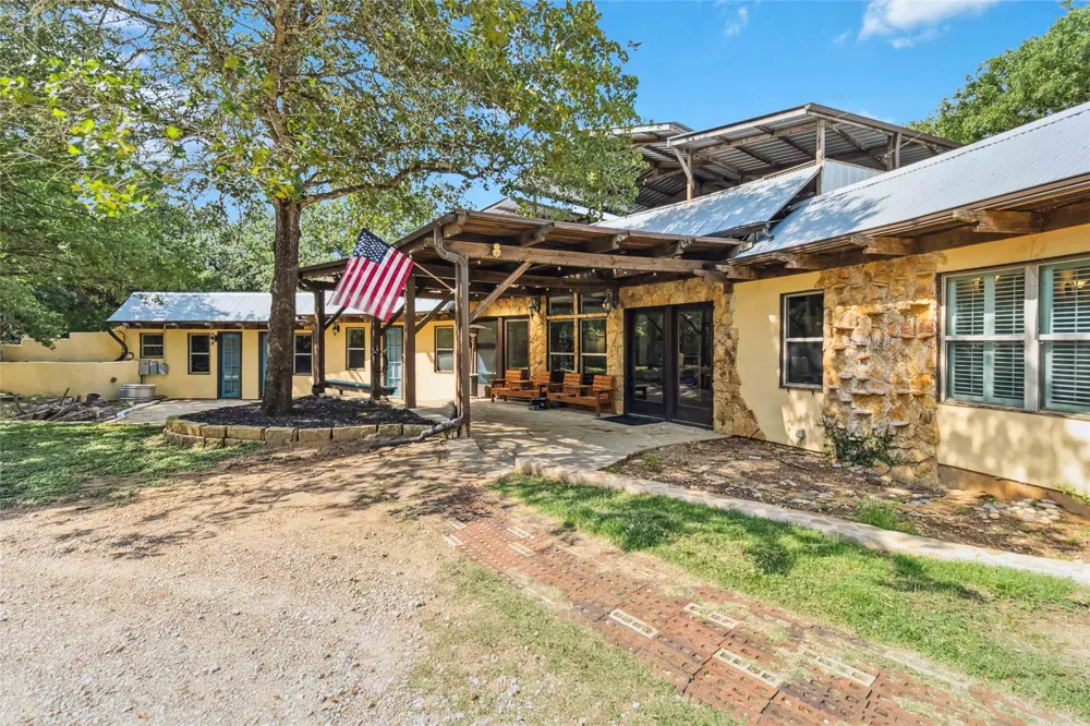 208 Old Potato Road Paige, TX 78659