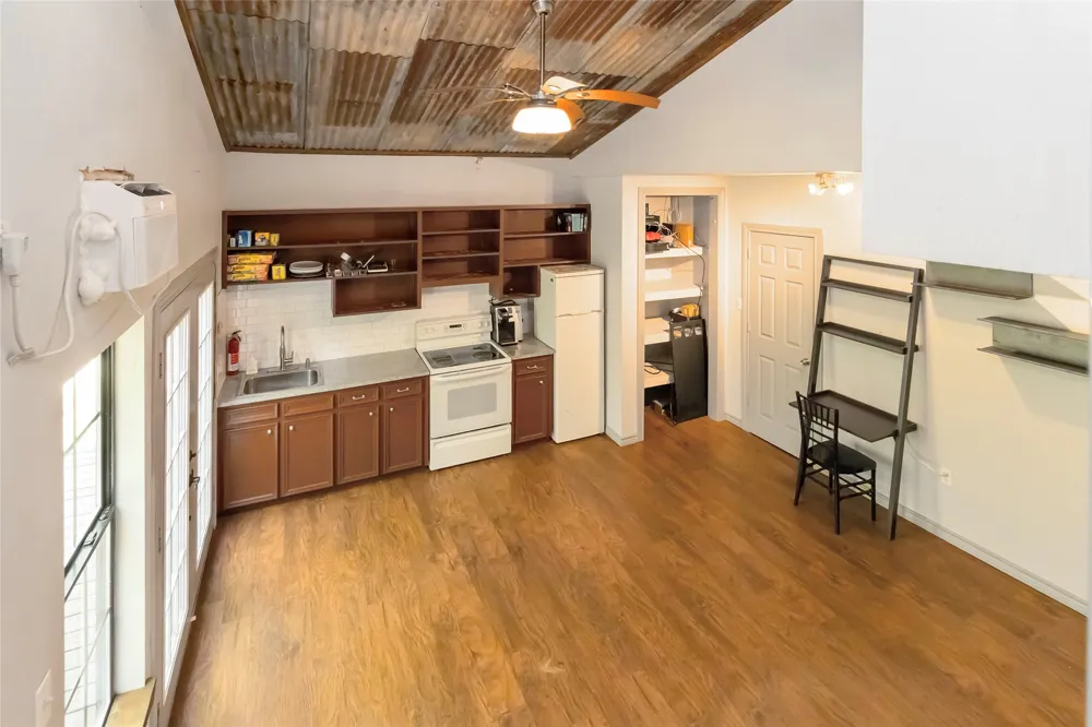 208 Old Potato Road Paige, TX 78659