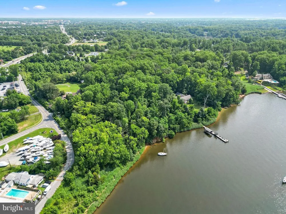 27 OLD SOUTH RIVER ROAD Edgewater, MD 21037