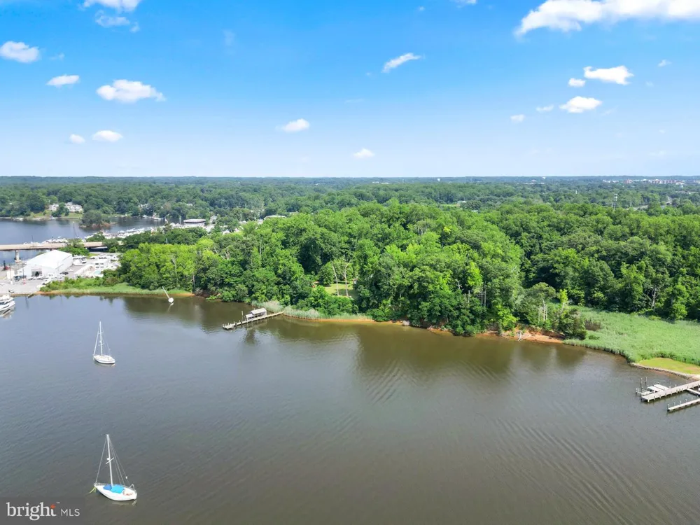 27 OLD SOUTH RIVER ROAD Edgewater, MD 21037