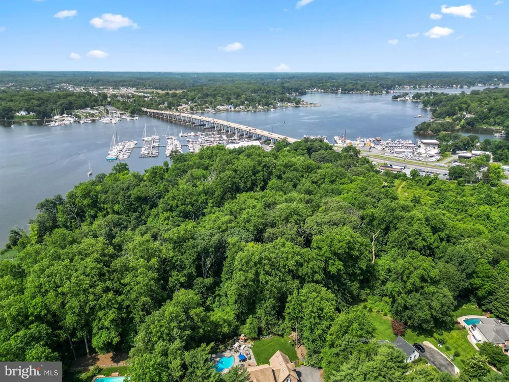 27 OLD SOUTH RIVER ROAD Edgewater, MD 21037