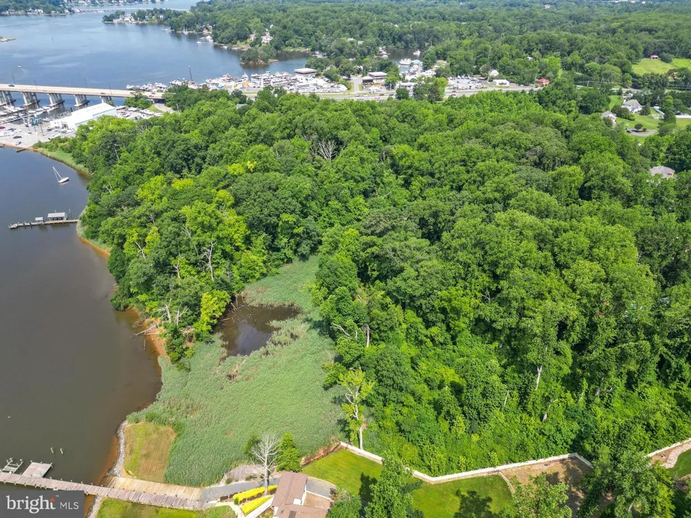 27 OLD SOUTH RIVER ROAD Edgewater, MD 21037