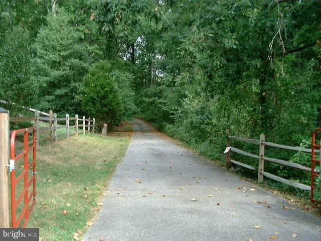 27 OLD SOUTH RIVER ROAD Edgewater, MD 21037