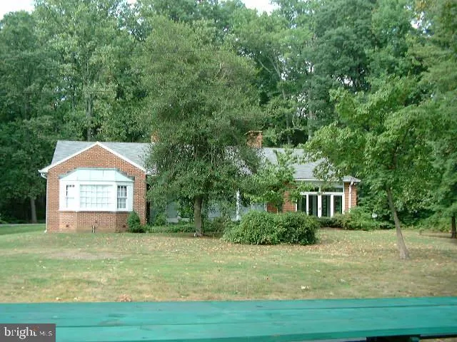 27 OLD SOUTH RIVER ROAD Edgewater, MD 21037