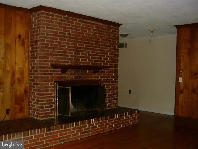 27 OLD SOUTH RIVER ROAD Edgewater, MD 21037