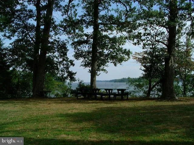 27 OLD SOUTH RIVER ROAD Edgewater, MD 21037