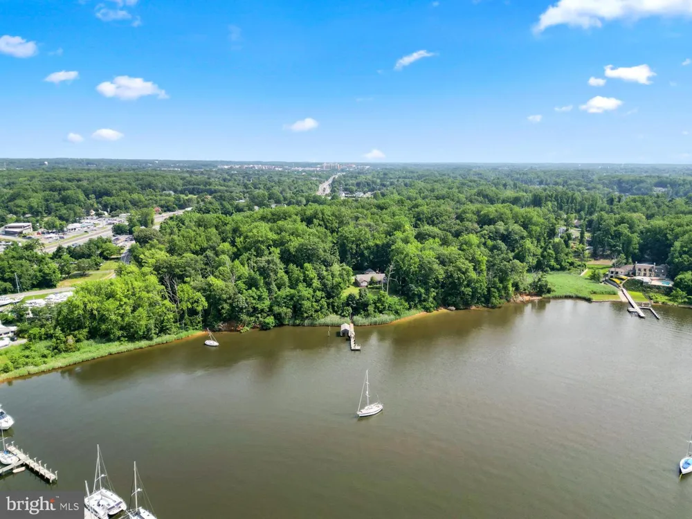 27 OLD SOUTH RIVER ROAD Edgewater, MD 21037