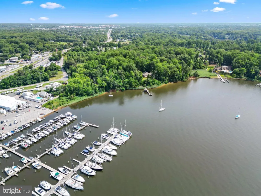 27 OLD SOUTH RIVER ROAD Edgewater, MD 21037
