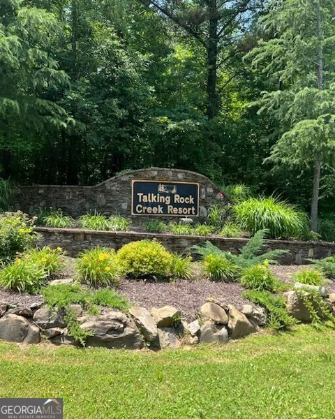 133 Adair DR NE
