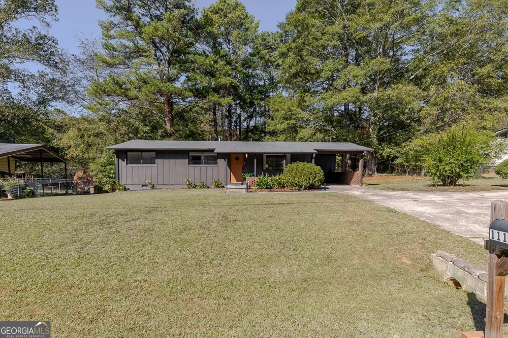111 Robinhood DR Woodstock, GA 30188