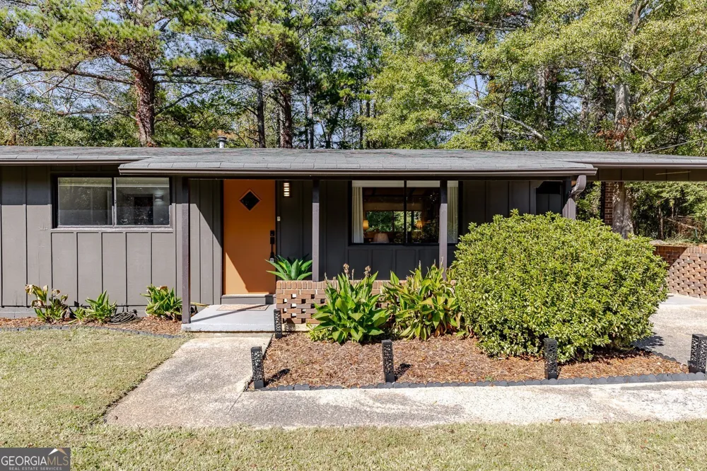 111 Robinhood DR Woodstock, GA 30188