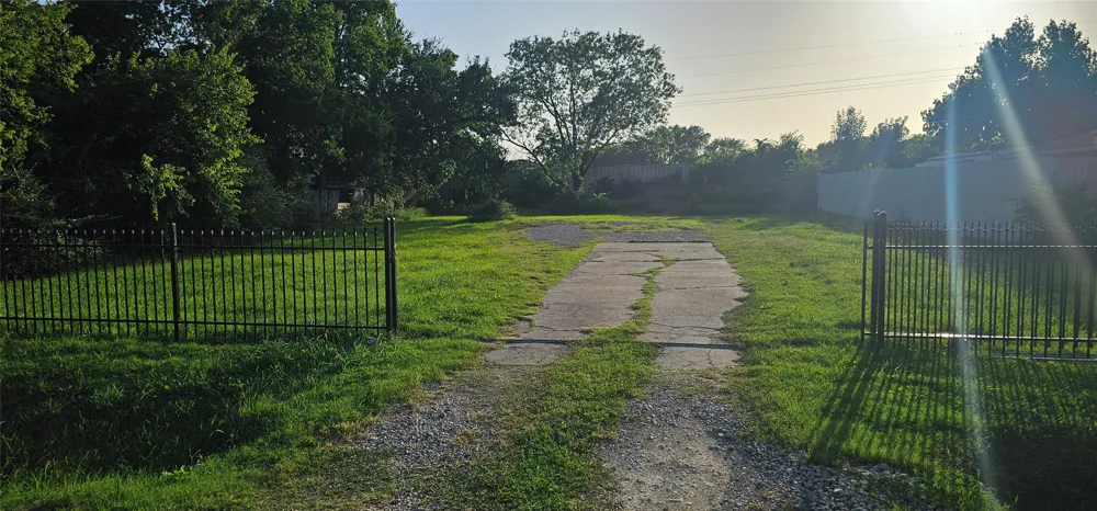 2511 Lora Lane Balch Springs, TX 75180