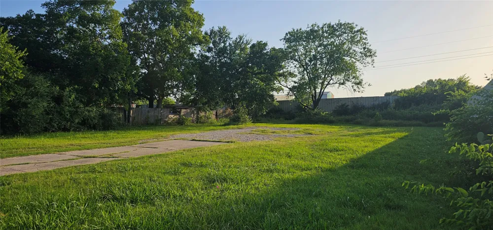 2511 Lora Lane Balch Springs, TX 75180