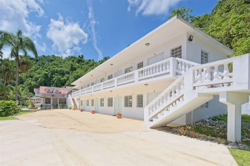 135 VILLA PEREZ Adjuntas, PR 00601