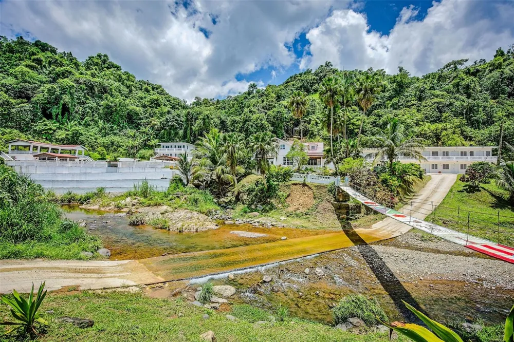 135 VILLA PEREZ Adjuntas, PR 00601