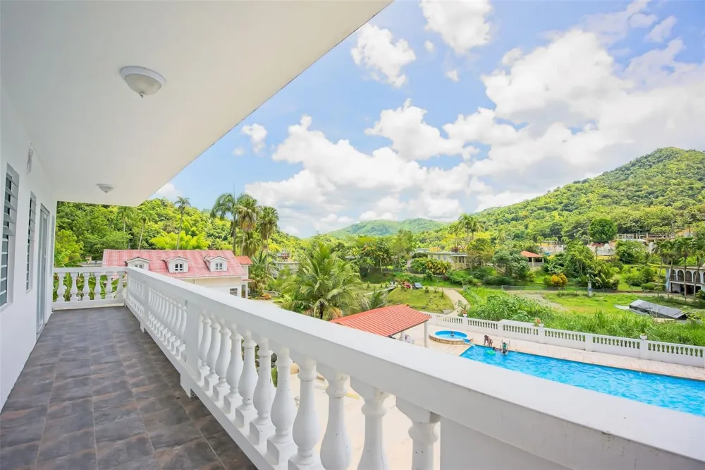 135 VILLA PEREZ Adjuntas, PR 00601