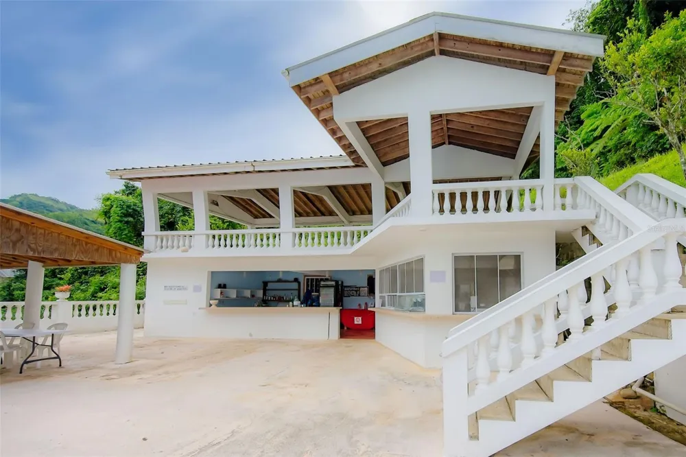 135 VILLA PEREZ Adjuntas, PR 00601
