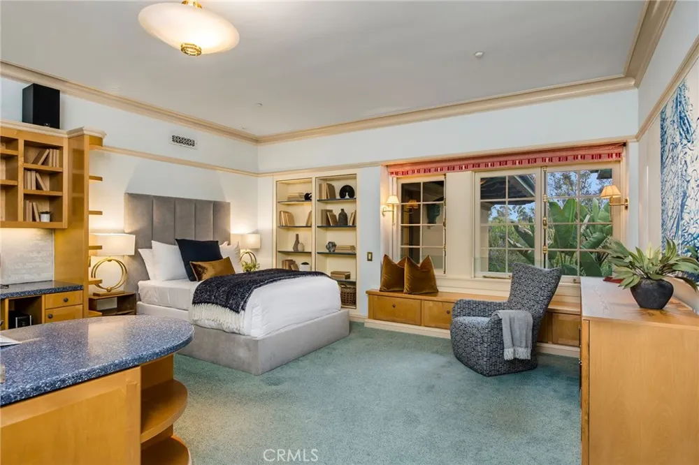 1129 Via Mirabel Palos Verdes Estates, CA 90274